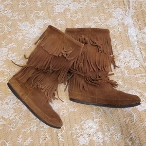 Minnetonka LEATHER FRINGE BOOTS women's